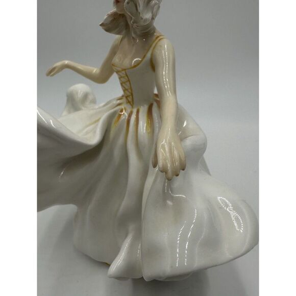 Royal Doulton Sweet Seventeen Figurine Porcelain HN 2734 Vintage England Lady - Picture 11 of 15